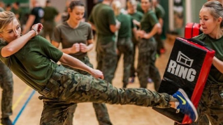 Polish army to teach women self-defence for free