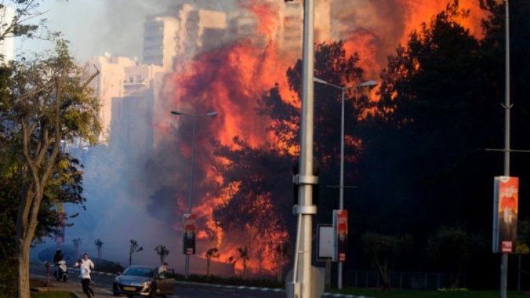 Israel fires: Tens of thousands flee as fires hit Haifa (VIDEO)