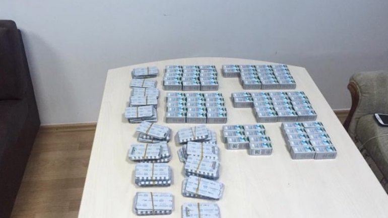 Two persons detained on Chisinau International Airport for smuggling anabolics