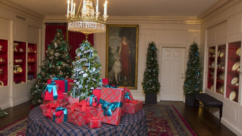 An inside look at the White House's Christmas decorations (VIDEO)