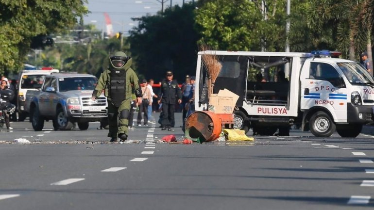 Bomb detonated by police near US embassy in Philippines