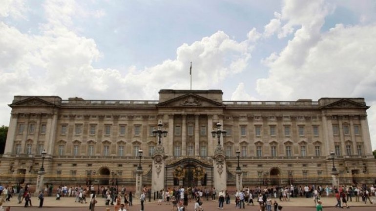 Buckingham Palace to get £369 million renovation