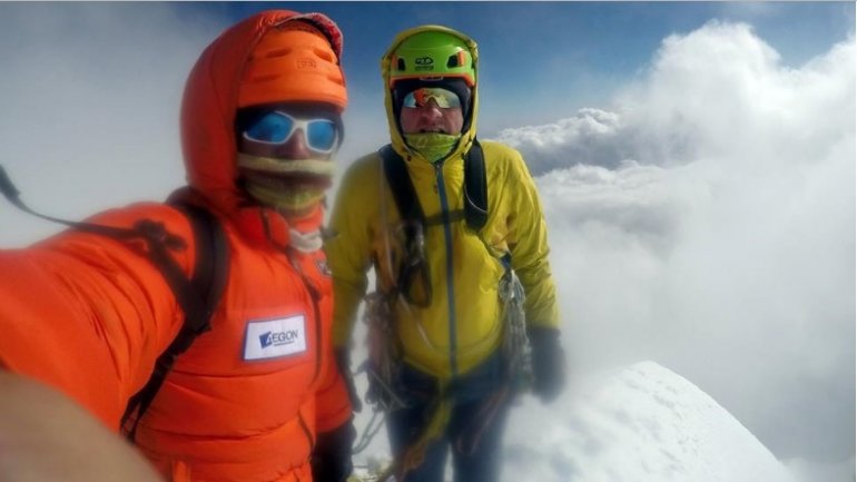 Romanian alpinists summit unclimbed peak in the Himalayas