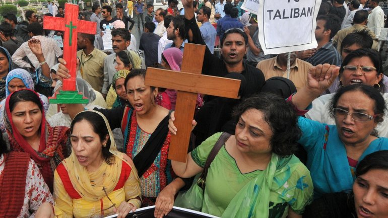 Five get sentenced to death in Pakistan for burning Christian couple in oven