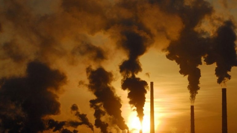 Study: Fossil-fuel CO2 emissions nearly stable for third year in row