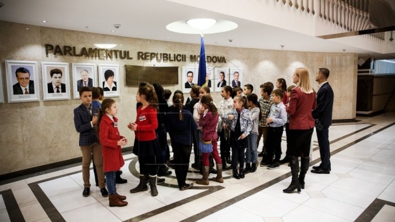 Parliament visited by group of children (PHOTOREPORT)