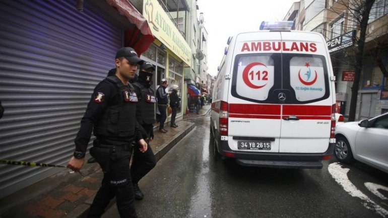 Explosion in Istanbul suburb wounds ten