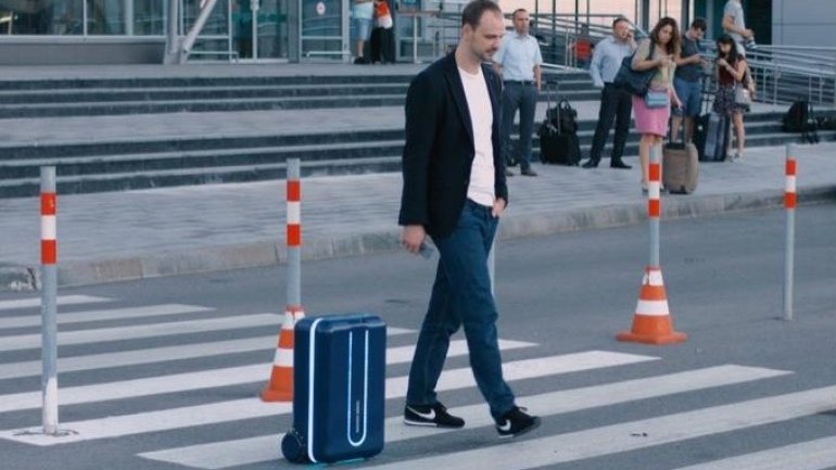 Robocase: World's first automatic suitcase