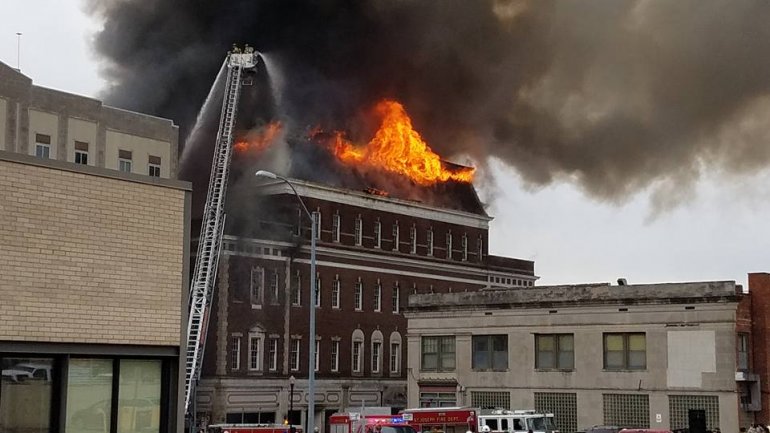 Tootle Opera House burns to ashes (PHOTO/VIDEO)