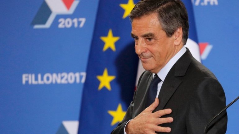 France presidential race: Francois Fillon wins conservative candidacy