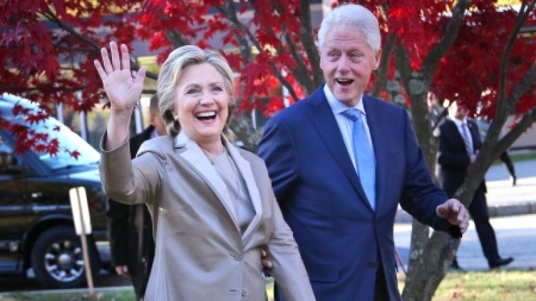 US Election: Clinton votes in New York with husband Bill