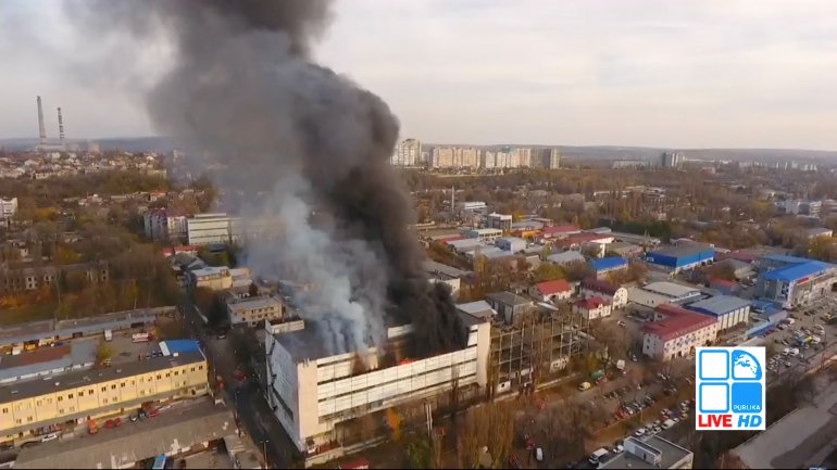 Huge fire in Chisinau. Entire city covered in plastic smell and smoke (PHOTO)