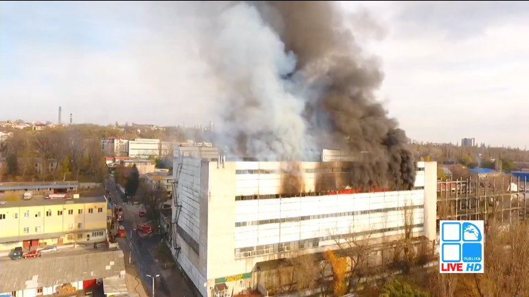 Huge fire in Chisinau. Entire city covered in plastic smell and smoke (PHOTO)