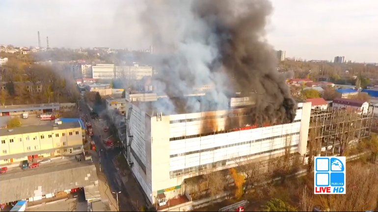 Huge fire in Chisinau. Entire city covered in plastic smell and smoke (PHOTO)