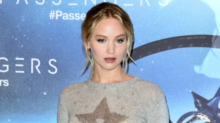 Jennifer Lawrence returns to red carpet with princess-worthy fashion moment