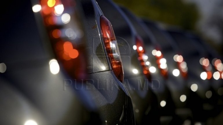 Government tenders Moldovan owners cuts to register foreign cars