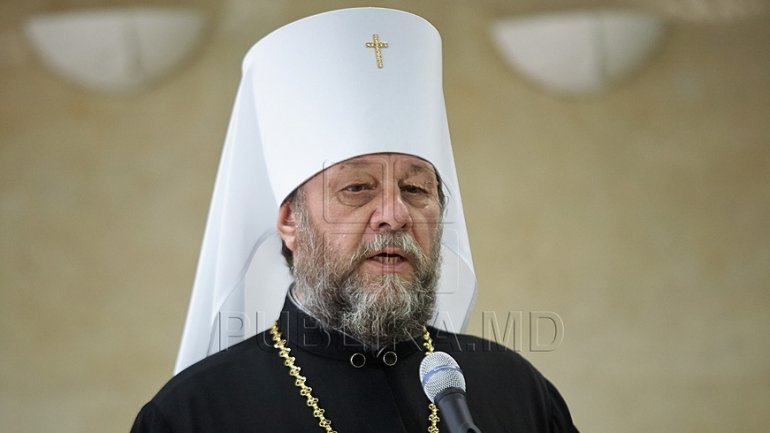 Metropolitan bishop Vladimir urges people to pray on eve of presidential runnof