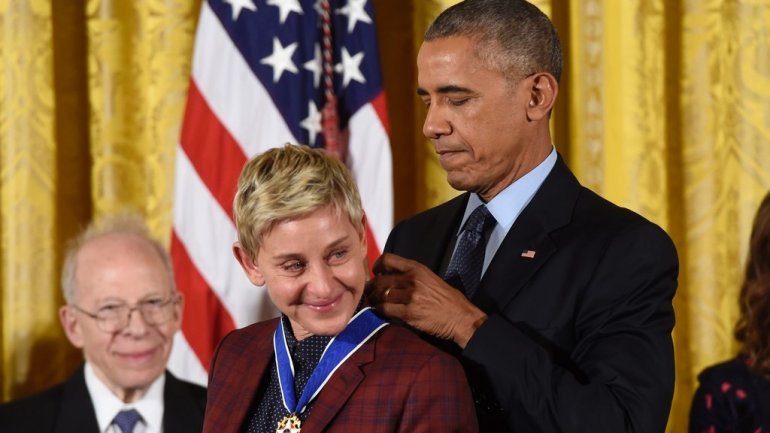 Obama praises Ellen DeGeneres as he awards her top US honour (Video)