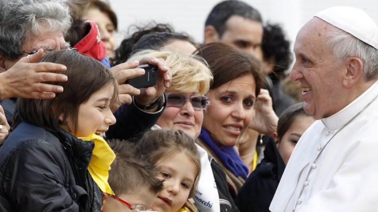 Pope Francis extends permission to absolve women making abortions