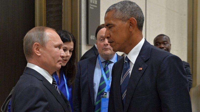 After speaking to Putin, Obama says he wants deal on Ukraine before leaving