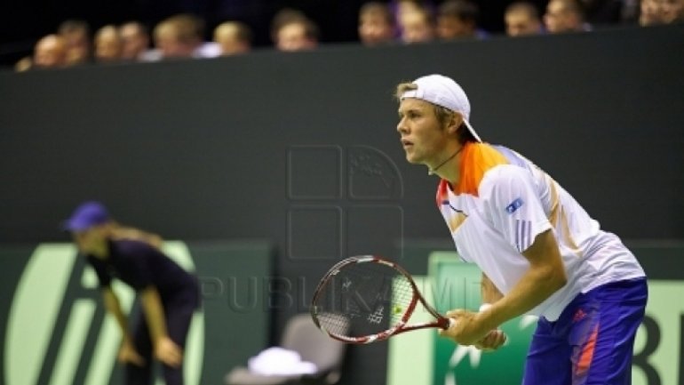 The Mannequin Challenge you'll want to see: Radu Albot along with other tennis players 