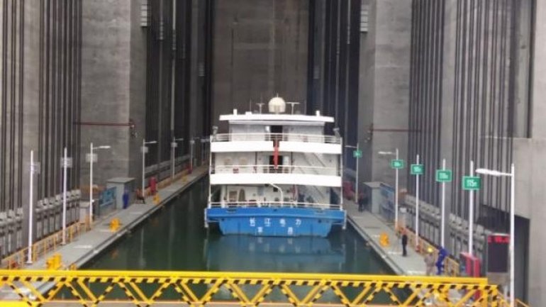 China unveils world's biggest shiplift at the Three Gorges Dam