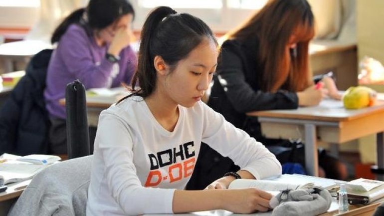 South Korea falls silent for students to focus on college entrance exam