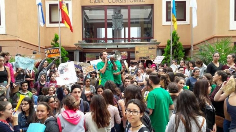 Parental support: Spanish parents go on strike against kids' homework