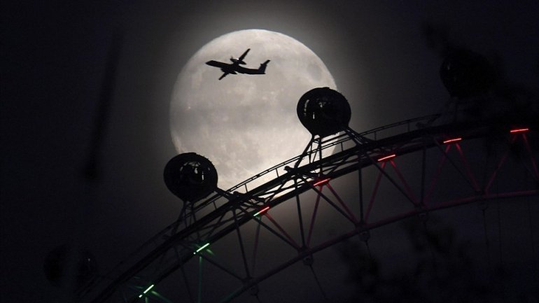 First glimpse of biggest supermoon ahead of full spectacle on Monday, 14 November 2016