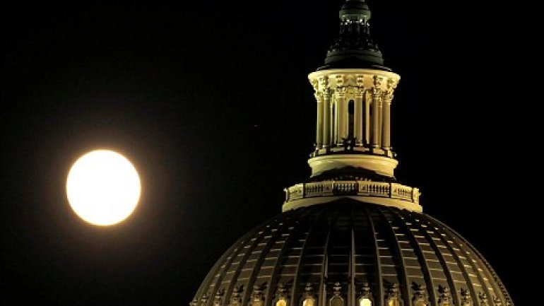 First glimpse of biggest supermoon ahead of full spectacle on Monday, 14 November 2016