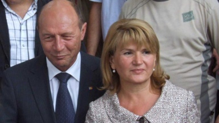 Romania's ex-president and his wife to become Moldovan citizens