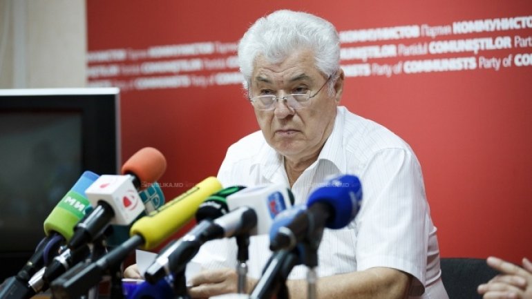 Moldovan Communists re-elect same leader