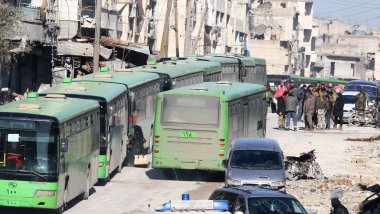 Aleppo evacuation operation begins with first ambulances on their way