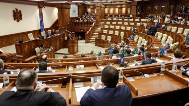 Some deputies and ministers get ready to go skiing, but most will remain with families