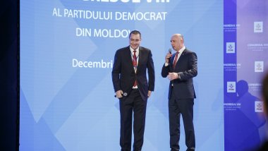 Victor Ponta is awarded with Order of Republic 