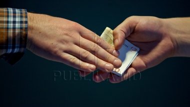 6 years of jail for EUR600 as bribe