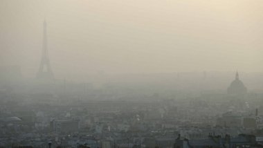 Paris makes all public transport free in battle against "worst air pollution for 10 years"