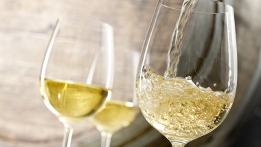 Study: White wine raises melanoma risk