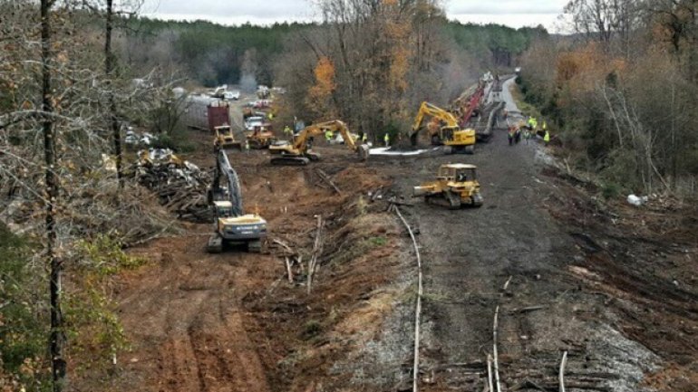 97 BMWs damaged after train derails in South Carolina (VIDEO)