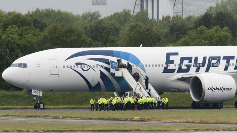 Egypt to hand over EgyptAir crash victims' remains