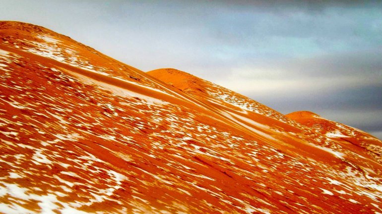 Snow falls in Sahara desert for first time in more than 37 years (PHOTO)