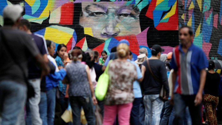 Venezuelan women sell hair in order to afford basic necessities