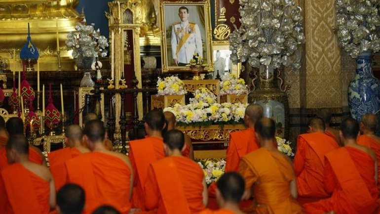 Thai crown prince Vajiralongkorn succeeds to throne