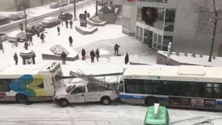 Slippery slope: slo-mo snow mayhem in Montreal as buses, cars and trucks crash (VIDEO)