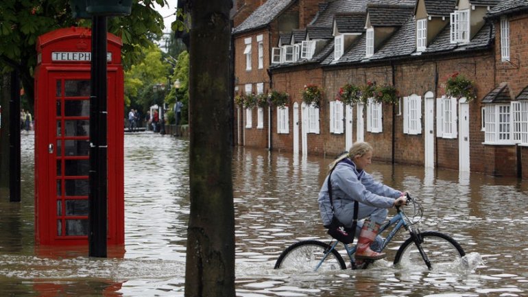 Last winter's floods "most extreme on record in UK", says study