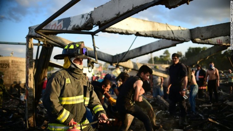 Dozens killed in Mexico fireworks blast (PHOTO/VIDEO)