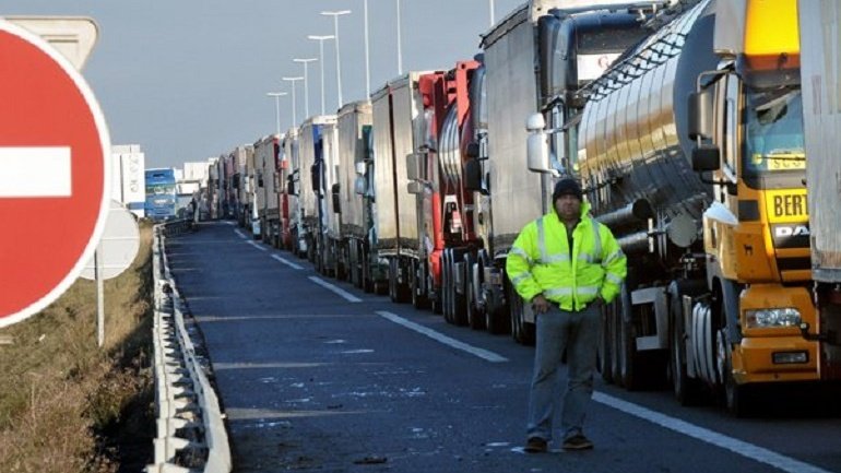 Head of Customs Service explains queues at Leuseni border crossing point 