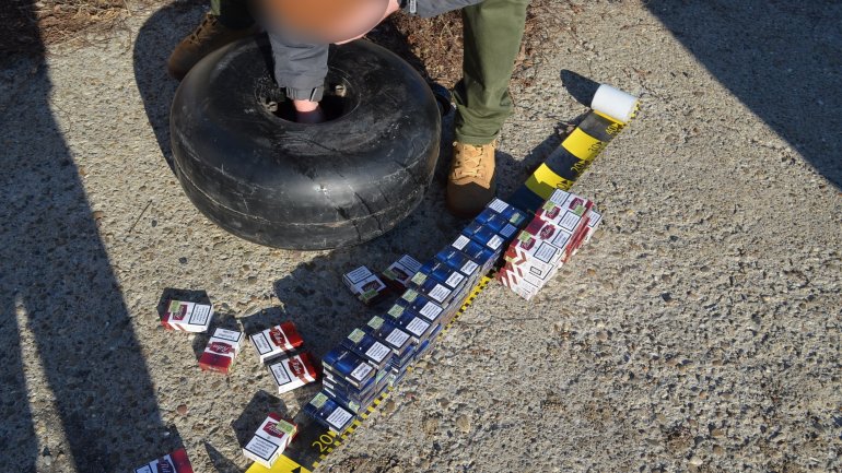 Person detained at border with Romania for cigarette smuggling 