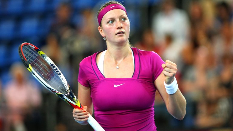 Tennis start Kvitova injured in knife attack 