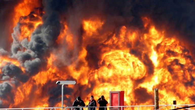 Fuel tank ablaze in Oil Refineries in Israeli city of Haifa